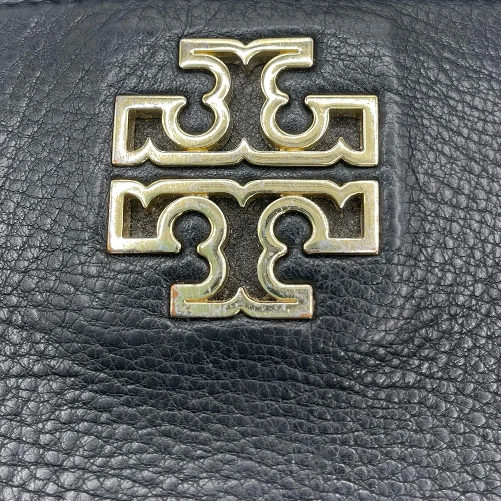 🎉 HP! ❤️ Tory Burch Black Pebbled Britten Continental Wallet